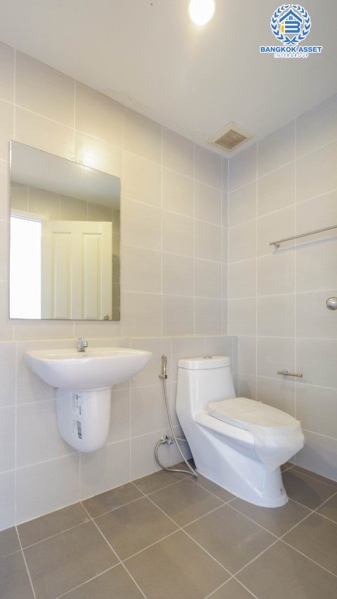 *****ทาวน์เฮ้าส์มือสองย่านนนทบุรี ม.เดอะทรัสต์ทาวน์ ราชพฤกษ์-รัตนาธิเบศร์ 2 คุณภาพระดับ Q.House บนเนื้อที่ 25 ตร.ว. ฟังก์ชัน 4 ห้องนอน 2 ห้องน้ำ 1 ที่จอดรถ สภาพดีมาก ทำเลเดินทางสะดวก ใกล้เซ็นทรัลเวสต์เกต และรถไฟฟ้าสายสีม่วง "สถานีบางรักใหญ่" จองเลย!